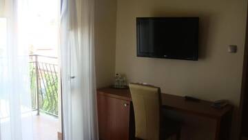 Фото номера Двухместный номер с 2 отдельными кроватями Отель Hotel Rydzewski г. Элк 10