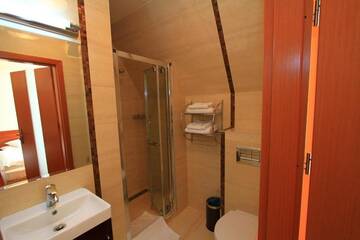 Фото номера Двухместный номер с 2 отдельными кроватями Отель Hotel Rydzewski г. Элк 11