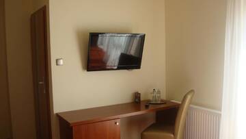 Фото номера Двухместный номер с 2 отдельными кроватями Отель Hotel Rydzewski г. Элк 7